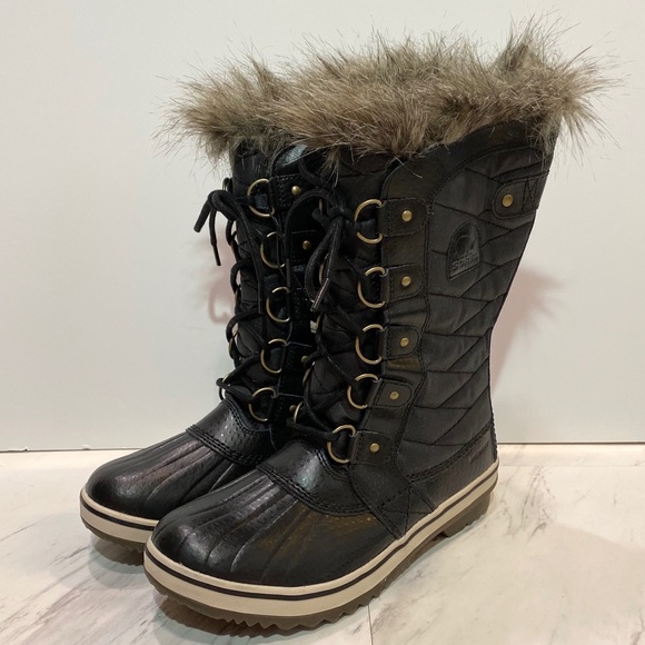 sorel tofino black boots